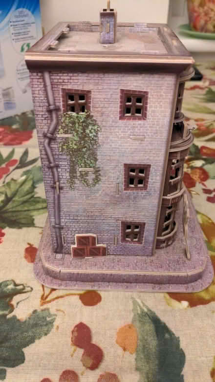 Photo of free Harry Potter Cardboard House Model (BN8) #4