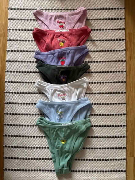 Photo of free Women’s underwear size 8 (Tooting bec) #1