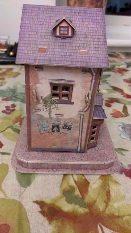 Photo of free Harry Potter Cardboard Model House (BN8) #4