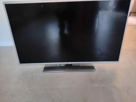Photo of free Broken LG tv (Bampton OX18) #1