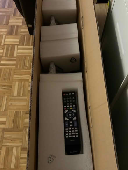 Photo of free 40’’ led tv (SW18) #3