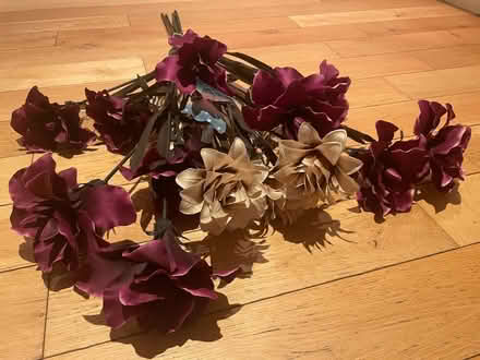 Photo of free Artificial flowers (Shelton SY3) #2