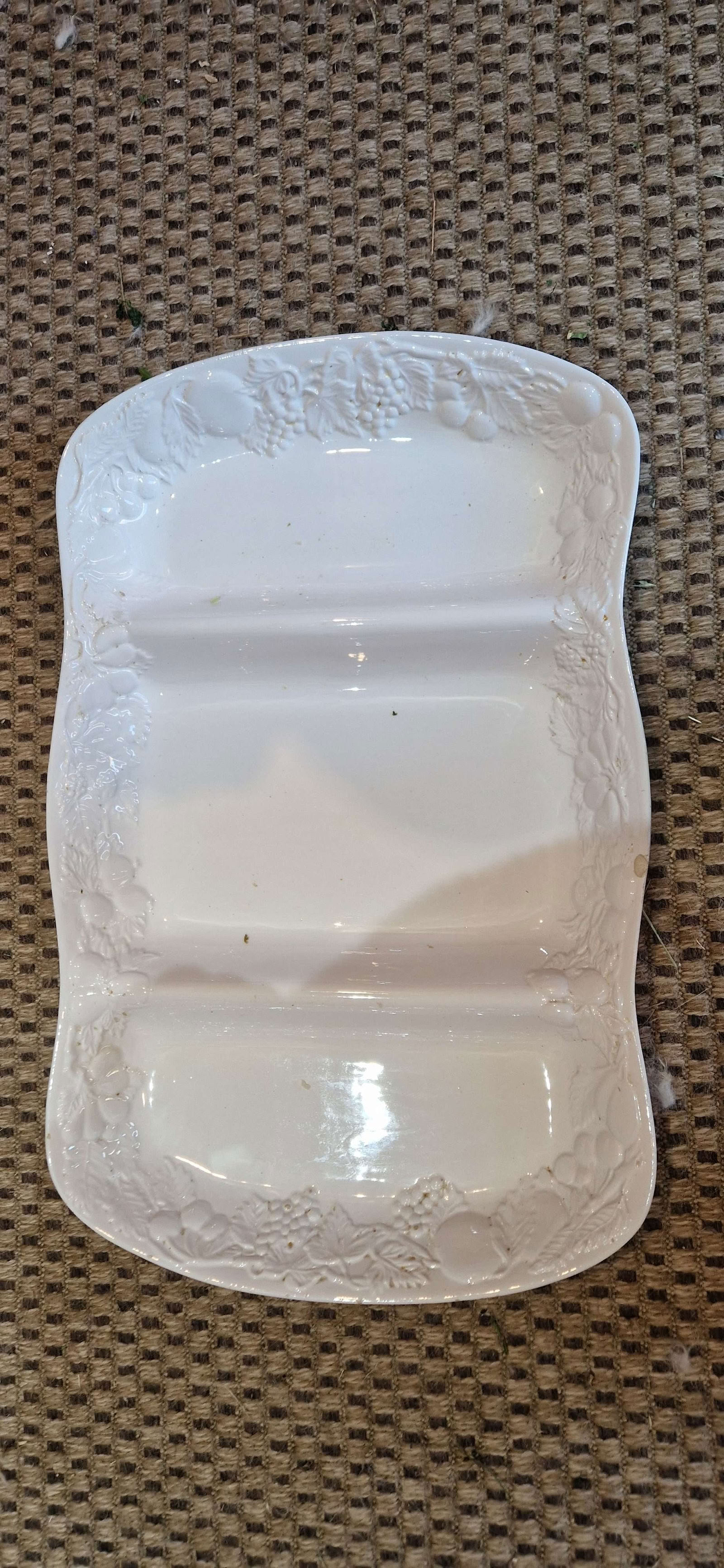 Free: White ceramic serving platter (Fromefield BA11) - Frome Freegle