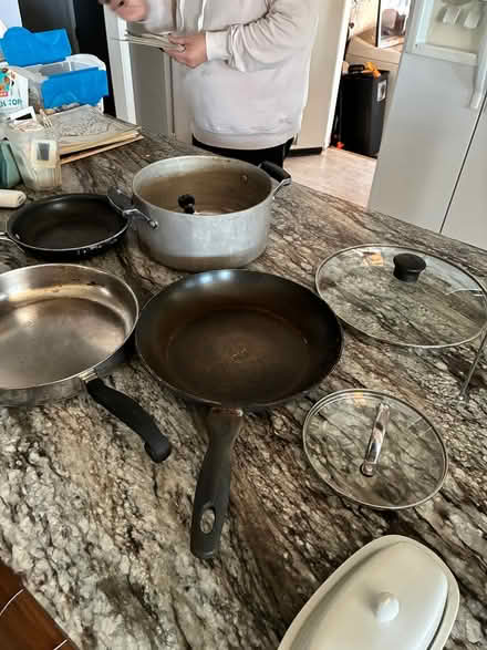 Photo of free pots & pans with lids (San Juan Ave & Greenback Lane) #2