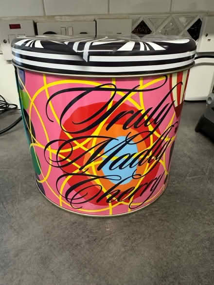 Photo of free Empty large panettone tin (East molesey) #3