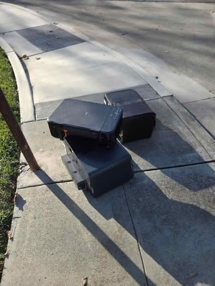 Photo of free Curb alert: 3 printers/scanners (Bernardo & Iowa, Sunnyvale) #1