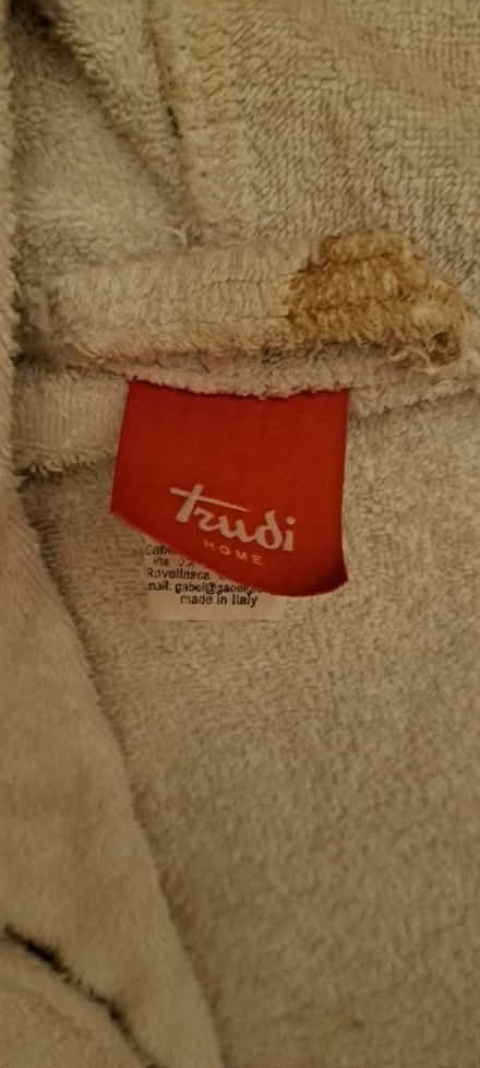 Photo of free Bath robe kids 3-4 yrs (London N15) #2