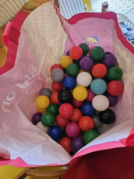 Photo of free Balls for kids ball pit (Bletchley) #1