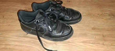 Photo of free Nike black trainers size UK 3.5 (London N15) #1