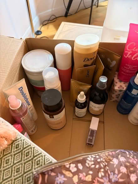 Photo of free Assorted toiletries (Chelsea SW3) #3