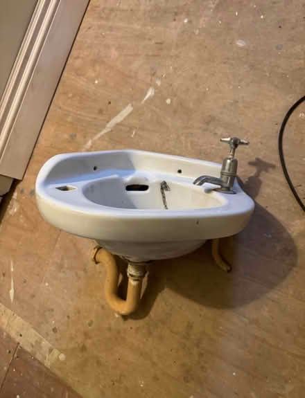 Photo of free Sink (Twickenham TW1) #2