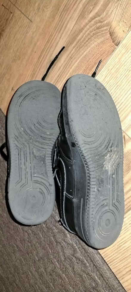 Photo of free Nike black trainers size UK 3.5 (London N15) #2