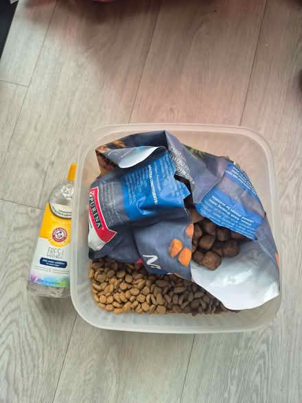 Photo of free Dog Food, Iams Kibble, Bakers Meaty Chunks (CT7) #1