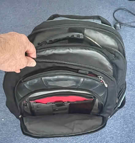 Photo of free SwissGear 17β laptop rucksack (Alford, Aberdeenshire (AB33)) #2