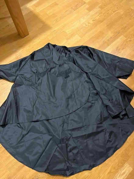 Photo of free Hairdressing gown (CB1) #1