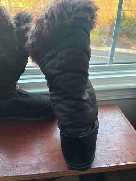 Photo of free Lands end Winter boots (Near Friendship Heights metro) #2