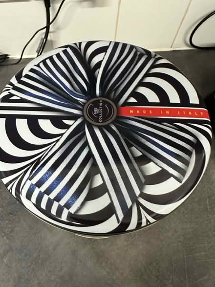 Photo of free Empty large panettone tin (East molesey) #1