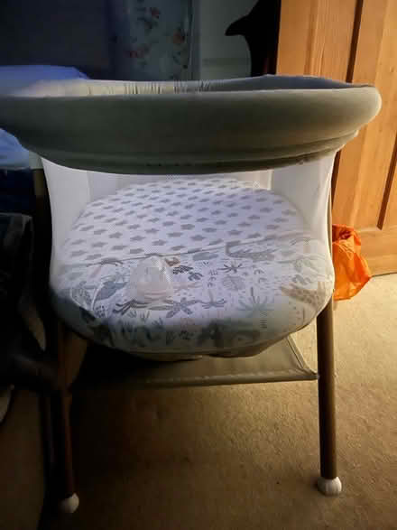 Photo of free Crib with mattress (Barnet, en5) #2