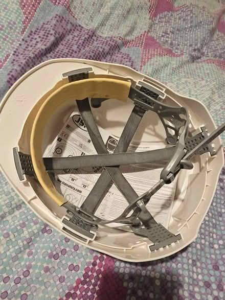 Photo of free White Hard Hat (E1 Tower Hamlets) #3