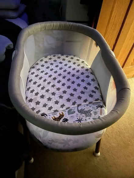 Photo of free Crib with mattress (Barnet, en5) #3