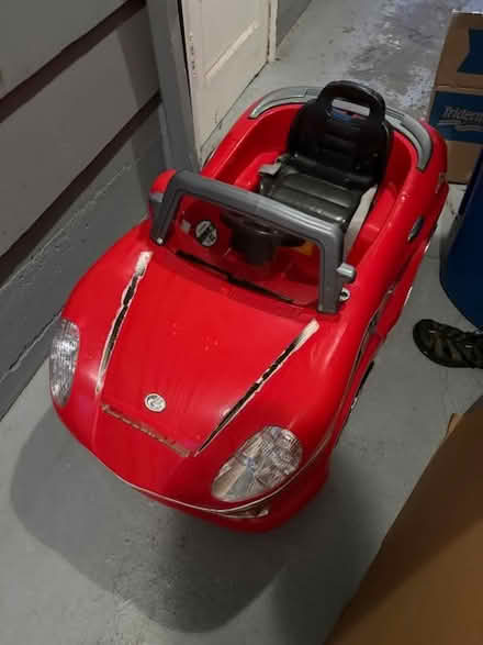 Photo of free Kids car that no longer runs (Laurelhurst) #2