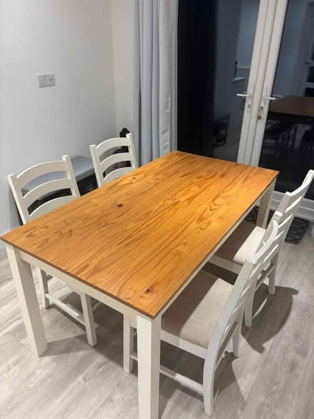 Photo of free Table & chairs (Dunstable LU6) #1
