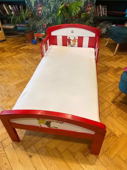 Photo of free Football themed toddler bed (Finchley N3) #1