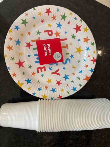 Photo of free 16 paper party plates and 40 cups (Southfields SW19) #1