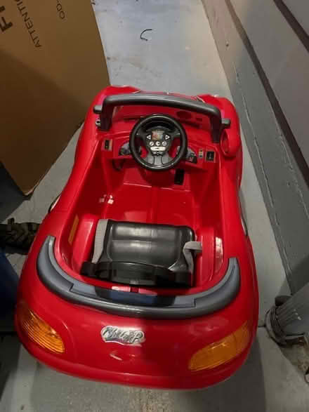 Photo of free Kids car that no longer runs (Laurelhurst) #1