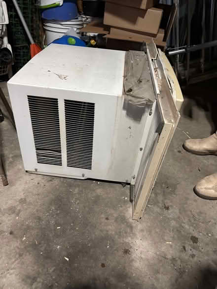 Photo of free Window air conditioner (Avalon park) #2