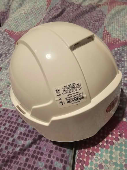 Photo of free White Hard Hat (E1 Tower Hamlets) #2