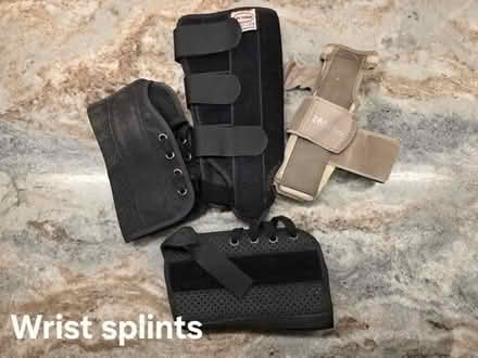 Photo of free Baby pillow, wrist splints and head support #1