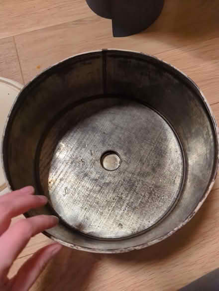 Photo of free Metal cake carrying tin (Eynesbury) #3
