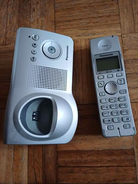Photo of free Panasonic phone with voicemail (Uxbridge UB8) #2