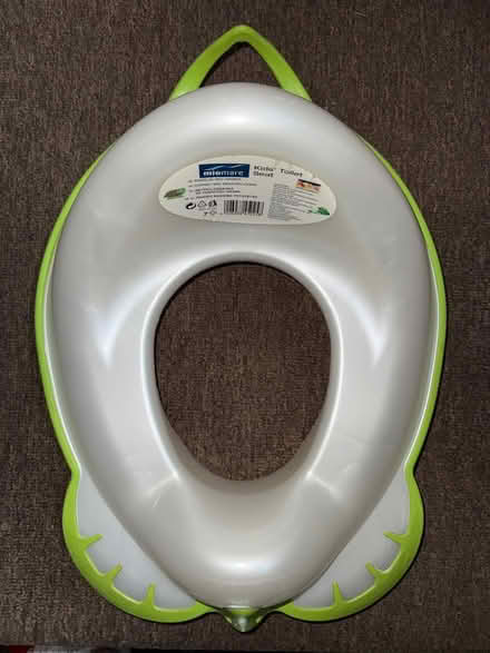 Photo of free Kids' Urinal And Kids' Toilet Seat (Aveley RM15) #3