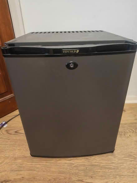 Photo of free Mini fridge chiller American plug (Chessington KT9) #1