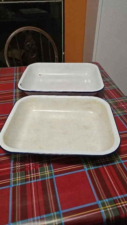 Photo of free Enamel roasting trays x 2 (Seven Kings IG3) #1
