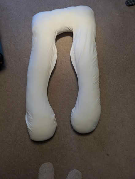 Photo of free Pregnancy Pillow (Hoxton N1) #1