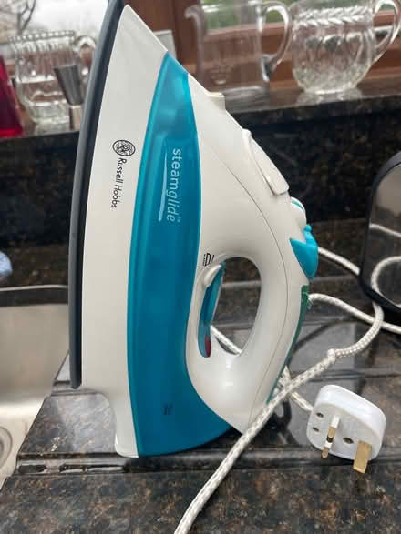 Photo of free Iron and Toaster (Heswall CH60) #4