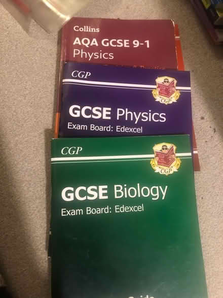 Photo of free GCSE Study guides and lab book (Bromley BR1) #1