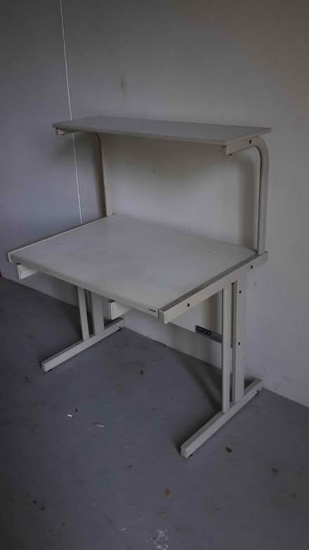 Photo of free Computer Desk (Queenstown, near MRT) #2