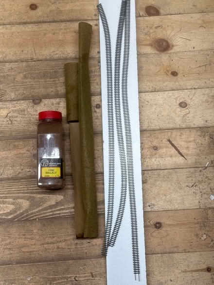 Photo of free N gauge model railway bits (Doxey ST16) #1