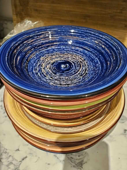 Photo of free Plate set with matching mugs (CH42) #2