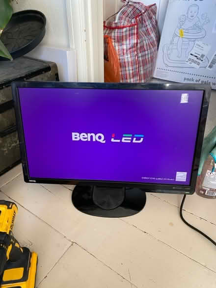 Photo of free BENQ small screen (Purley CR8) #1