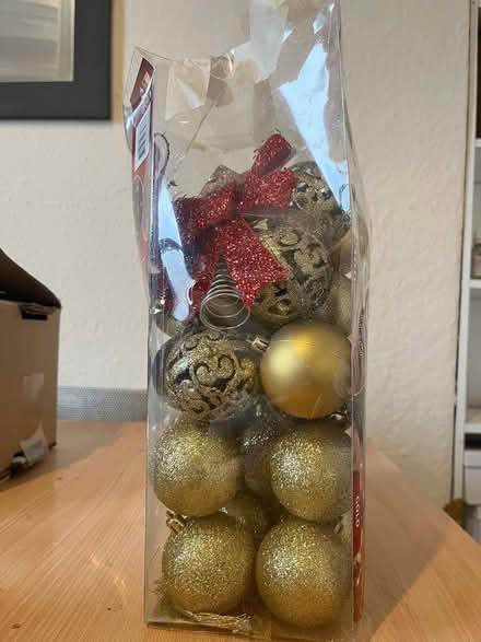 Photo of free Gold Christmas Decorations (Kimmage/Harolds Cross) #2