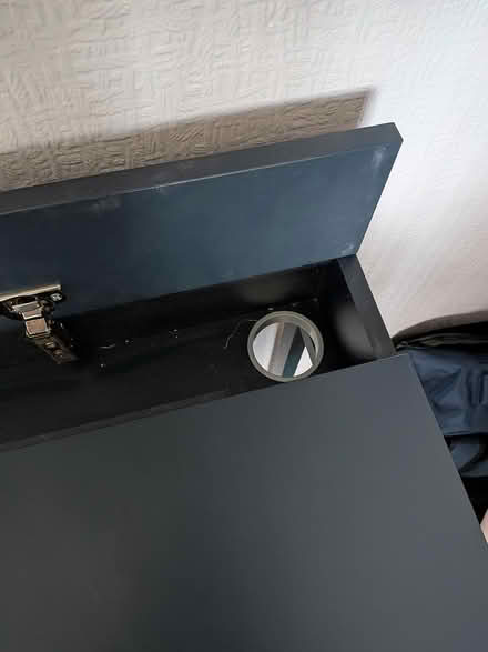 Photo of free Desk (M32) #4