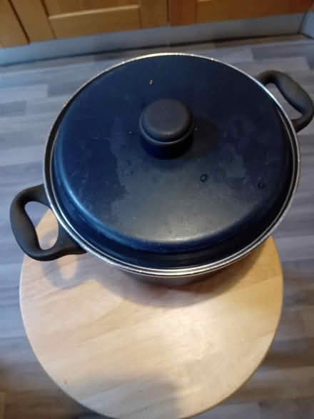 Photo of free Large saucepan 12" diameter (Swanshurst B13) #2