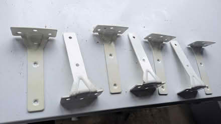 Photo of free 8 x metal brackets (Castlepoint BH8) #1