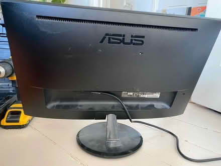 Photo of free ASUS screen (Purley CR8) #2