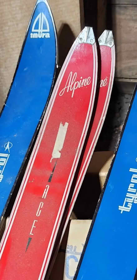 Photo of free Vintage Children's Downhill Skis (Glebe / Dow's Lake) #2